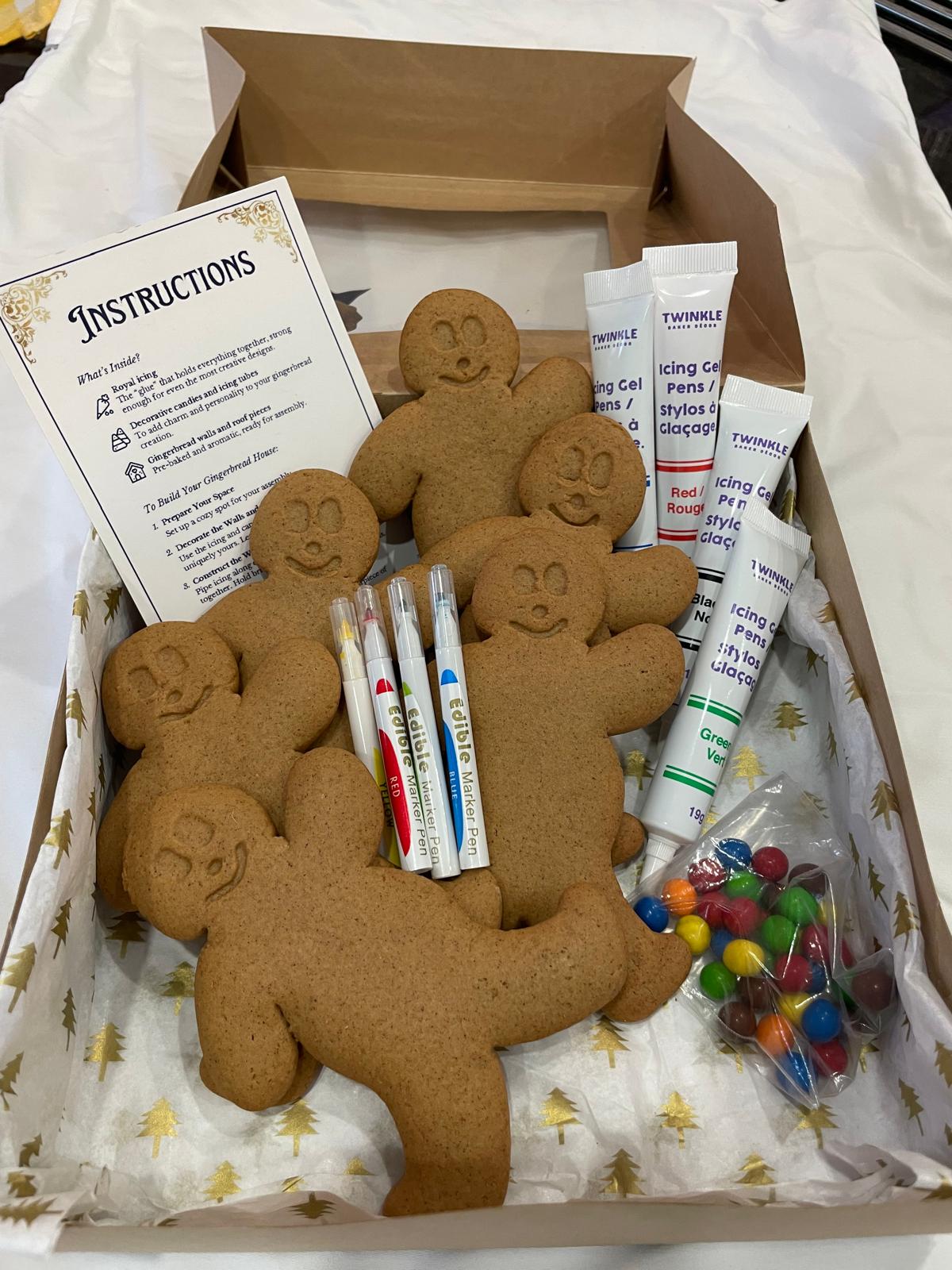 Gingerbread Friends Decorating Kit